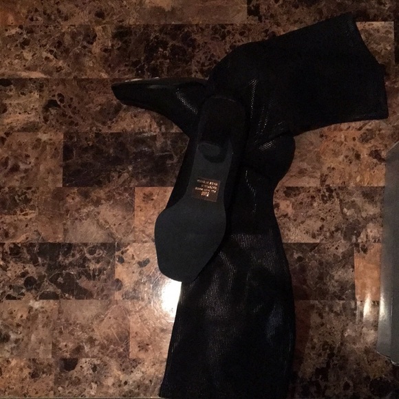 Boots - Picture 5 of 6